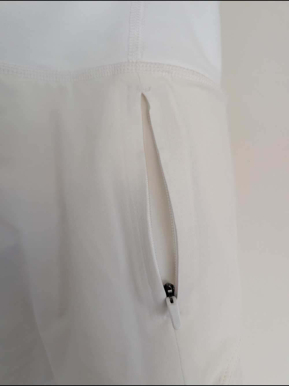 NWT Outdoor Voices Women's White Hudson 2.5" Shorts Size XL Lined Running - Picture 5 of 16